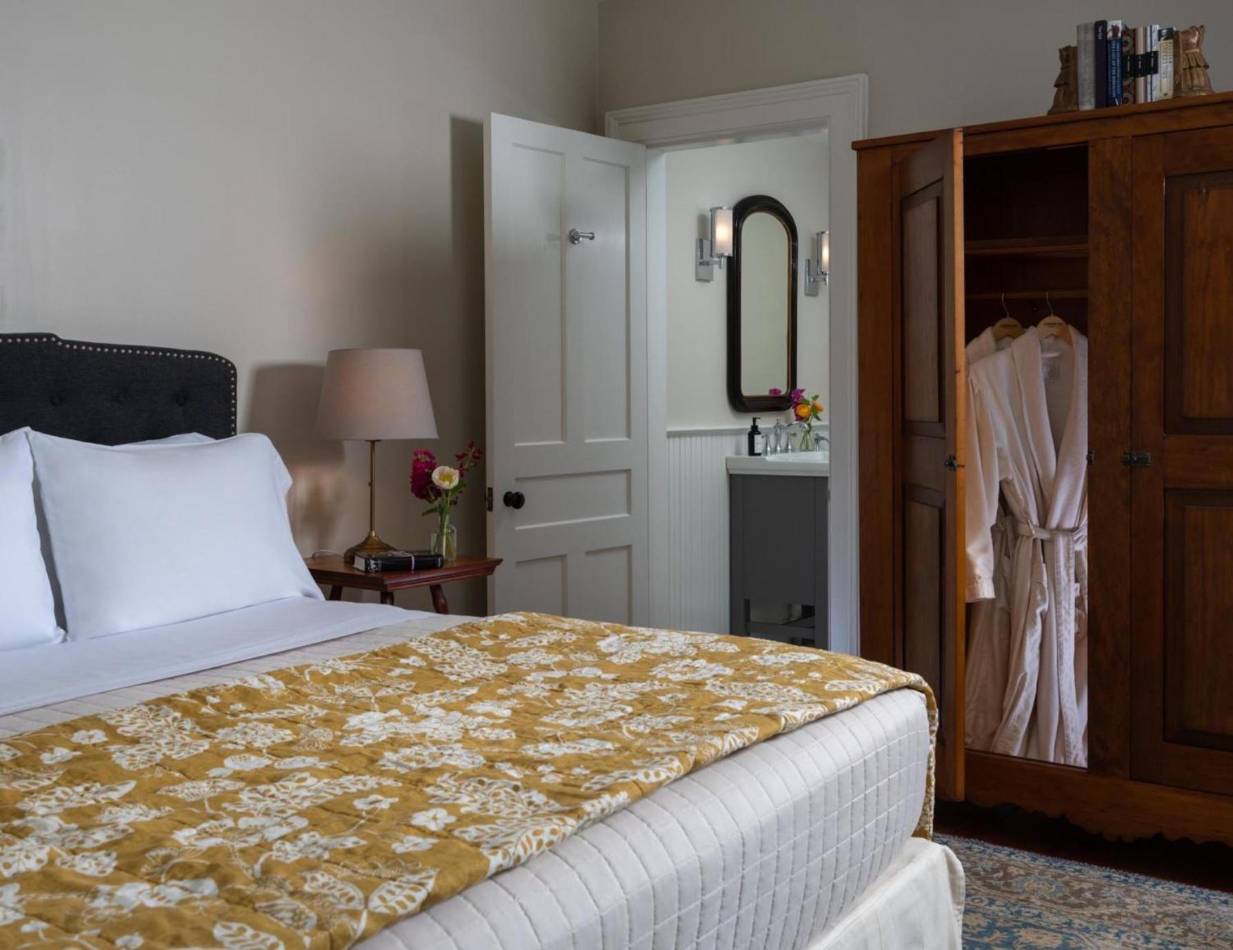 Landmark Inn Cooperstown Buitenkant foto